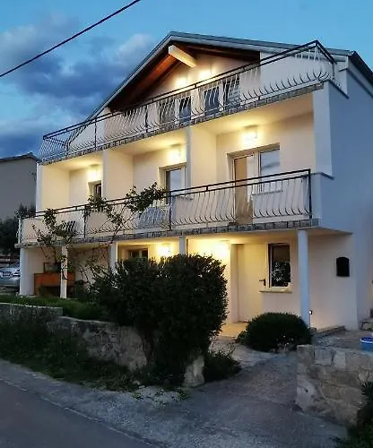 Casa Lavanda 2 - Karin Gornji Bed & Breakfast 3*