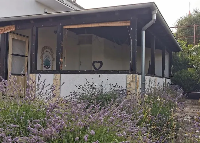 Bed & Breakfast Casa Lavanda 2 - Karin Gornji 3*