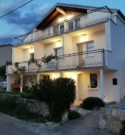 Casa Lavanda 2 - Karin Gornji Nocleg ze śniadaniem 3*